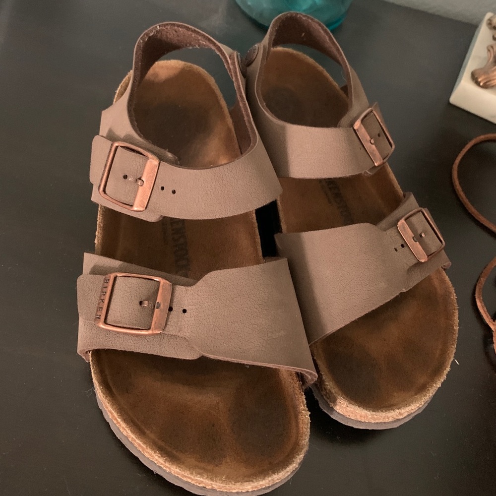 Girls Birkenstock’s